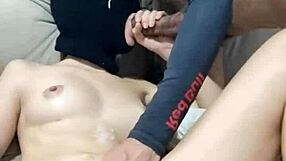 Crema batida por todo el coño y tetas de esta zorra, ahora lamelo mientras te monto