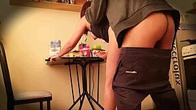 Ukryta kamera szpieguje moją argentyńską przyrodnią siostrę Mirandę w minispódniczce z widokami na majtki