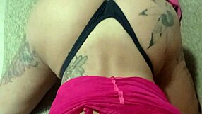 This teen novinha sucks on her toy in a wild orgasmic session