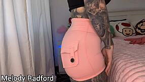 Stora tuttar milf provar gymtights haul Melody Radford xxx