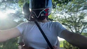 Подобрала клиента Didi без лифчика, он заметил мои огромные колумбийские титьки!