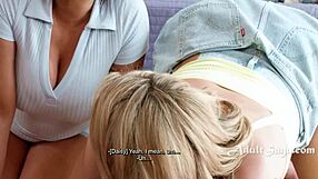 Zašto tašta žudi za zlatnim tuševima koji joj kvasi ogromnu guzu u mokroj fetiš igri?