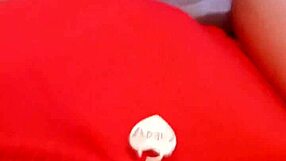 Gretala sdílí svou aktualizaci červené kombinézy z 23. května 2024