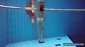 Martina สาวโครเอเชียผมแดงโชว์ชายหาดต่อในบิกินี่