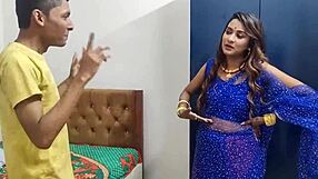 बेडरूम में, एक दुबला लड़का दो इंडियन लड़कियों के साथ जुसी पसी लिकिंग और रफ डॉगीस्टाइल फकिंग के लिए जॉइन करता है। एमेच्योर एफएफएम थ्रीसम स्क्वर्टिंग ऑर्गेज्म और मोन्स के साथ खत्म होता है