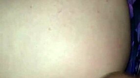 Jack off on her booty