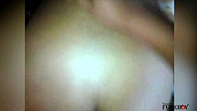 Esposa mexicana leva cu apertado dilatado em creampie anal de quatro com amiga gemendo no dormitório