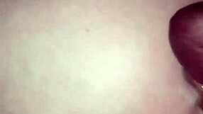 Jack off on her booty