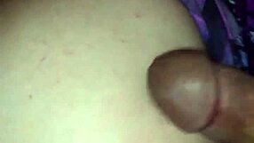 Jack off on her booty