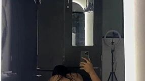 hey, mi vecina vio el video y quiso venir a follar frente al espejo con su big ass