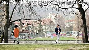 Smuk ebony babe med saftig våd fisse får close up interracial slikning og deepthroat blowjob før bøjet over doggystyle knepning i passioneret scene