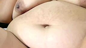 เธออ้าขาหีใหญ่ฉ่ำแฉะกว้างๆ