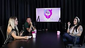 เธอชอบอมเปียกๆ reverse gangbang ทำเกือบทุก fetish ชอบสลับบท—Lexi Mallet ชุดแดงบาง