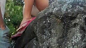 สาวสวยเซ็กซี่โชว์หีไร้กางเกงในที่ชายหาด!