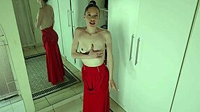 Bet you can't handle watching me strip