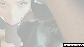 Věříš, že busty rumunská kolegyně málem přistihla šukání na telefonu manželem?