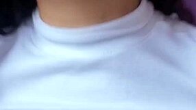 熱いブラジリアン茶髪美女が自然な胸で今すぐ彼女のために射精してほしいと頼む