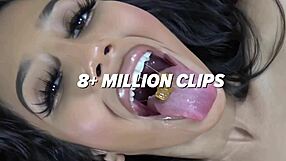 Get ready for my big ass in bikini, says blonde milf Savannah Fox during femdom facesitting bondage