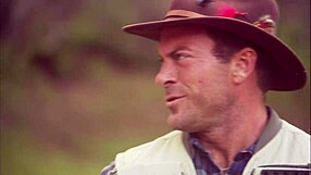 ลอเรน ฟีนิกซ์ เสียวร้อนๆ ริมสระน้ำ ใส่ชุดชั้นในขยับโหด