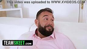 Ayah Tiri Ambil Gambar Graduasi Bogel Anak Tiri Camila Dan Kawan Baik Penelope Kemudian Jilat Pussy Dicukur. Dia Tunggang Mereka Dalam Cowgirl Dengan Aksi Taboo Tua Muda 18+