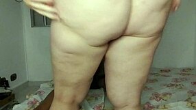 No pelo hard until her xota fills with milk from vibrator machine!