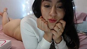 Webcam Girl Performing Live Online Session