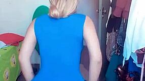 Dacin Girl Sucks Cock