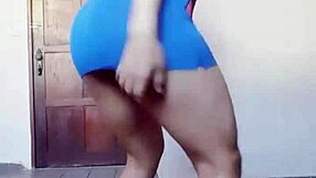 Dacin Girl Sucks Cock