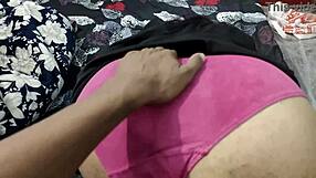 अरे प्यारी teen 18+ नौकरानी, तेरी बड़ी गांड को मालिक चोद रहा है गंदी बातों के साथ