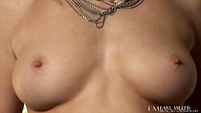 Wow, perfect shape vixen alexis ford scratches her slutty itch solo!