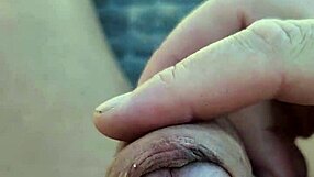 Amateur guy masturbates solo and naked in the shade on a sunbed.