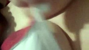 that puta with big ass and tits is doing a videollamada showing off her curves