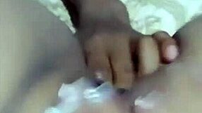 La señora de la tienda me deja follarla por las tardes cuando no está el vecino 😏