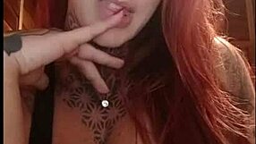Ruiva Gostosa Teases Fans Online with Her Rosy Brazilian Tits