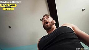 I worked out with my fitness friend Nina in heels for a fun session of athletic moves and stretches