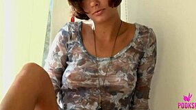 Horny Kylie P Leaks Sticky Cum Ramming Shaved Pussy in Bedroom Solo