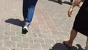 Tía venezolana shows off her impressive backside