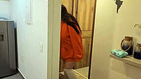 Oh yeah, busty Jennie, fuck that pizza delivery guy in hot interracial action