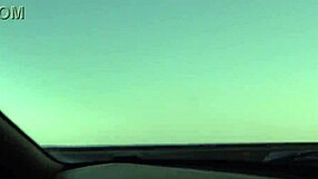 Video rahsia tangkap milf Jepun matang dengan tetek semula jadi besar dapat urut sensual.