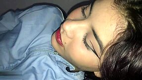 La hermanastra latina olvidó ponerse las bragas - now she's bent over for deepthroat sucking and creampie action.