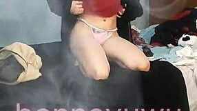 Argentinian Bonneyuwu Enjoys Working Her Favorite Job In 10 35 Session