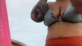 Tô Na Praia E Já Estou Inchada E Molhadinha Pronta Pra Leva Rola