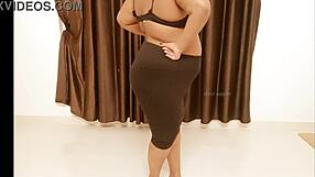 Sexy Indian Girl from Jharkhand Shows Off Her Charm and Style