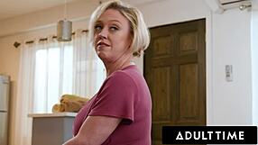 โอ้ยจับได้แม่เลี้ยงนมโตดี วิลเลียมส์ดูโป๊ ลองรูตูดอ้ากับควยใหญ่ฉัน