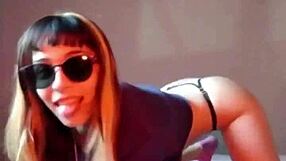 I mean, as Bonneyuwu, I'm just here in bed slipping those canicas into the preservativo.