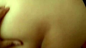 mi vieja slams sentones deep into her tight culito