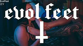 Svetlanna seduces Ravena with white toenails