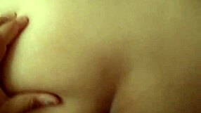 mi vieja slams sentones deep into her tight culito