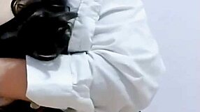 �que rico ese culazo de alumna moja braguitas con orgasmo post-escuela y lo graba todo