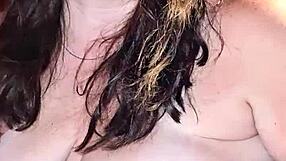 The hot milf builds up and explodes in shuddering cum bliss